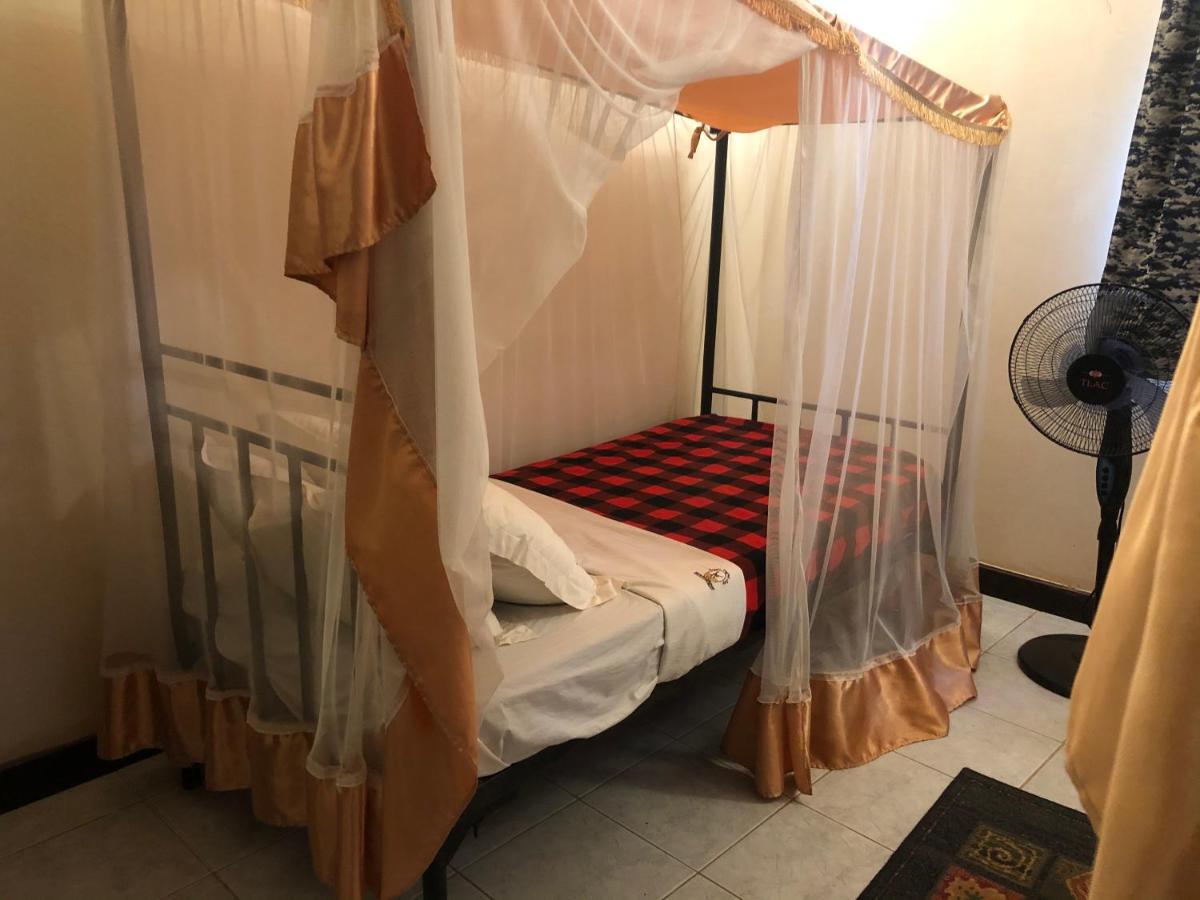 Impala Safari Lodge Voi Ngoại thất bức ảnh